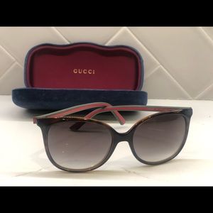 ‼️Gucci Sunglasses with case-Like New‼️